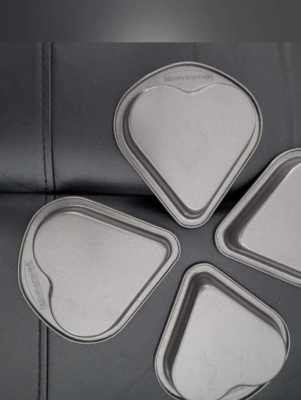 Set of 4 Classic Silverstone Heart-Shaped Baking Pans - Metallic Gray
